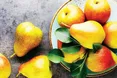 Ароматний фрукт із жіночою фігурою