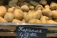 Коли подешевшає молода картопля?