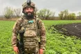 Боєць і комік Віктор Розовий після важкого поранення почав вчитися ходити наново