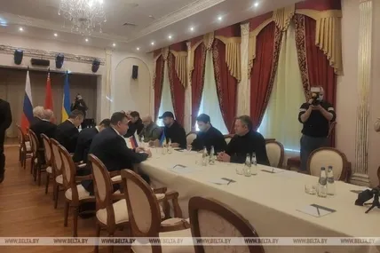 У Білорусі вже тривають переговори української та російської делегацій