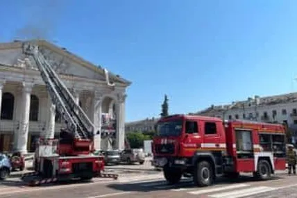 Наслідки ракетного удару в Чернігові. Фото з мережі