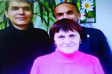 Віра Олексіївна Голіян зі своїми співпрацівниками.