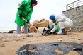 У Севастополі ліквідовують наслідки катастрофи російських танкерів: зібрано понад 592 тонни забрудненого ґрунту