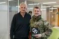 Тімоті Снайдер відвідав Львів і зустрівся з військовим, який читав його книжку в окопі