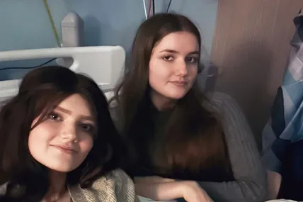 Із того часу, як Софі захворіла, Меґан зі своєю сестрою-близнючкою майже не розлучається... Фото Walker Family
