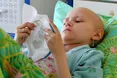 На онкохворих дітей влада передбачає в чотири рази менше грошей, ніж минулого року