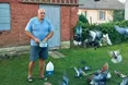 Рятуючись від обстрілів, найперше завантажили в машину… 56 голубів