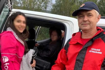 Рятувальники знайшли дівчинку, що заблукала. Фото: ГУ ДСНС України у Львівській області