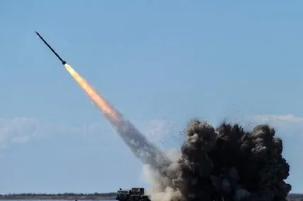 Уранці під ворожий обстріл потрапили відразу п'ять залізничних станцій у центрі та на заході України