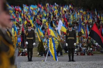 «Металева конструкція при вході на Марсове поле нагадує… вибух»