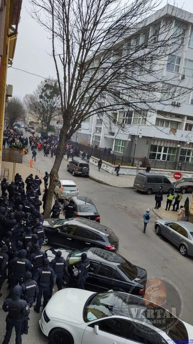 Перекрита вулиця. Фото: Ігор Зінкевич