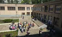 У Миколаєві зі школи евакуювали майже півтисячі учнів через розпилення невідомої речовини