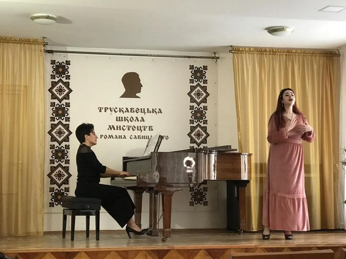 Конкурсантка Анастасія Мхітарян.
