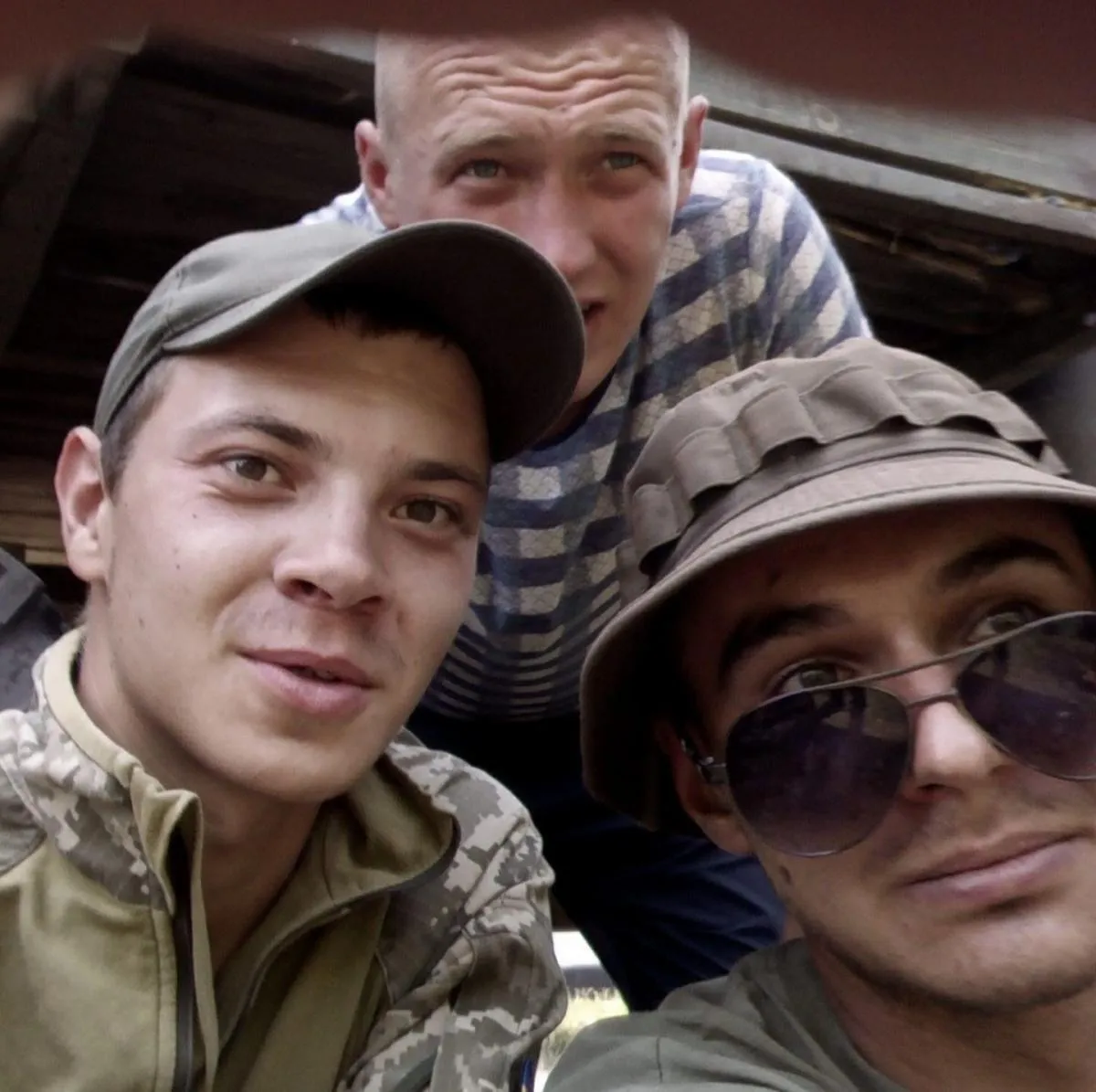 Фото з домашнього і шкільного альбомів