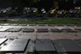 На Марсовому полі у Львові демонтують радянські меморіальні плити: деталі