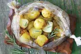 Картопля з часником у кулінарному рукаві