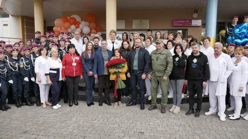 На виписку Мар’яни Мамонової прийшло багато людей.