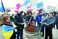 «У Януковича на лівому плечі сидить чортик, а на правому – дурник...»
