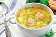 Суп з фрикадельками і локшиною