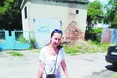 «Приїжджають на дорогих машинах і привозять 30 кілограмів паперу»