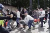 У Великій Британії спалахнули десятки протестів