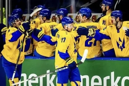 Фото команди із сайту IIHF