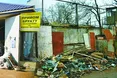 Приймають усе! Від високовольтних електропроводів – до огорожі з кладовища