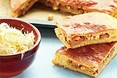 Пиріг з капустою та копченими сосисками