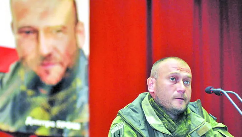 n У «Правому секторі» навряд чи відмовляться від своєї «живої візитки» - Дмитра Яроша. Фото Павла ПАЛАМАРЧУКА