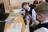Львівським школярам хочуть заборонити користуватися мобільними телефонами в школах