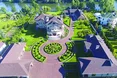 Три будинки, квартира, 35 земельних ділянок...