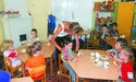 «Набирає їжі за щоки, а в садочку розжовує...»
