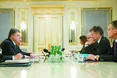 Київ ставить конституційний процес на паузу