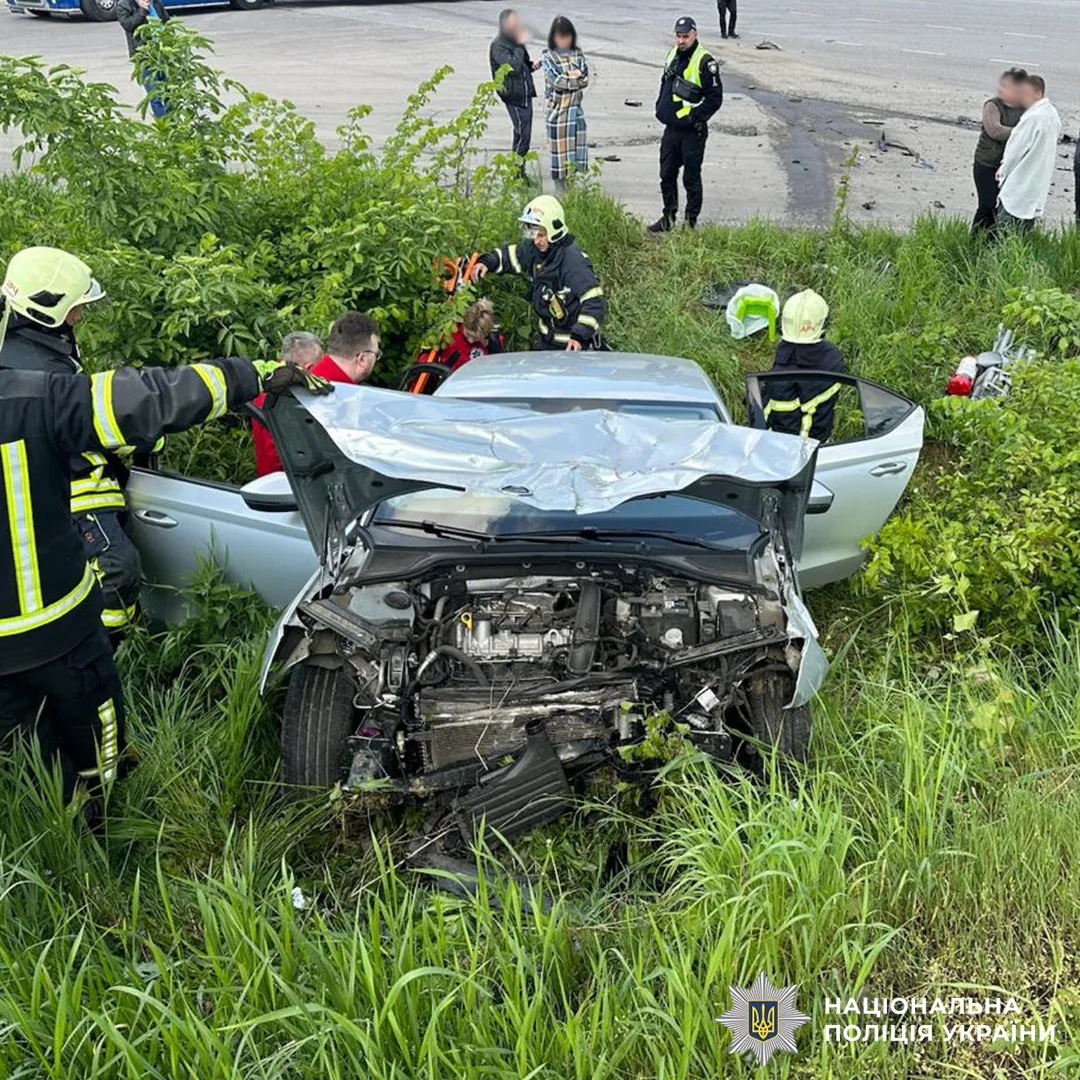 12.05.2025, 14:30				


									На Львівщині поблизу села Гамаліївка внаслідок ДТП травмовані четверо осіб							

										​​​​​​​Дорожньо-транспортна пригода сталась 11 травня о 10.45 на автодорозі «Київ-Чоп» поблизу села Гамаліївка, Львівсько