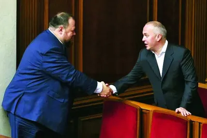 Представники колишньої “ОПЗЖ” зараз голосують в унісон із владою. І хочуть зберегтися у політиці – щоб і далі паскудити Україні...