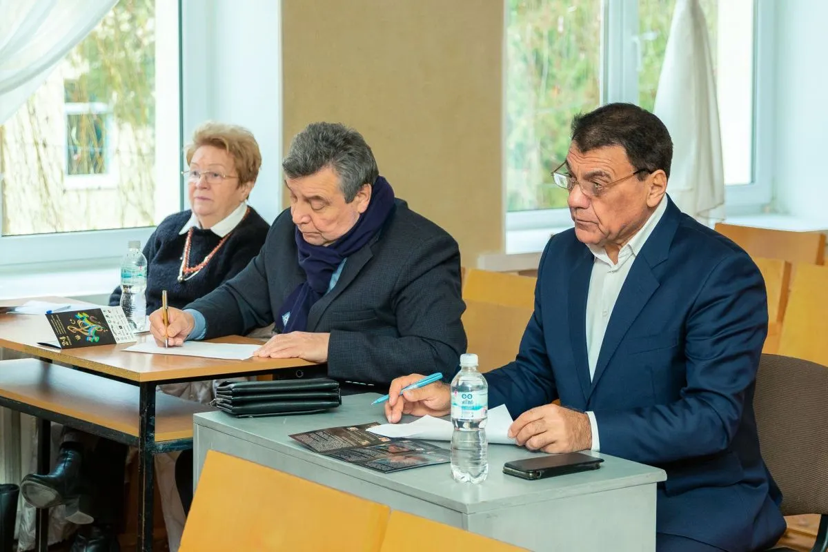 Незмінне журі конкурсу (зліва направо) - народна артистка України Людмила Божко, народний артист України Олександр Дяченко та голова журі, засновник конкурсу азербайджано-української дружби Гурбан Аббасов. Фото Олега Бачинського.