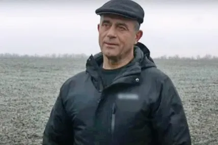 Віктор Чумаченко успішно працює на землі та допомагає українським воїнам. Скрін із відео Суспільне – Кіровоградщина.