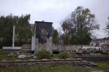 "Залишки" меморіального комплексу в Трускавці.