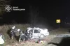 Вночі на Золочівщині рятувальники з автівки деблокували загиблого водія