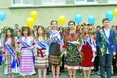 «Мені сорочку мама вишивала, неначе долю хрестиком вела»