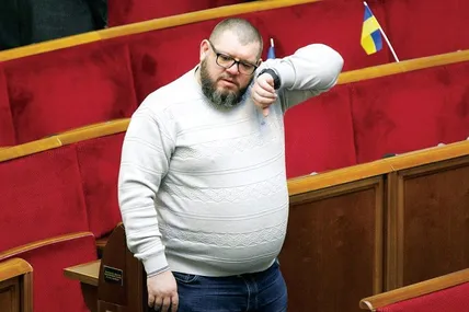 Слуга” Микола Галушко обматюкав поліцейських, коли вони зупинили його машину за перетин подвійної суцільної лінії.
