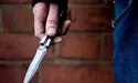 Почав нишпорити у речах і відчув ніж у спину