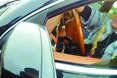 «Само на дев’ятці їздить, його «Порше» харить...»