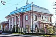 Дітям із речами на вихід?