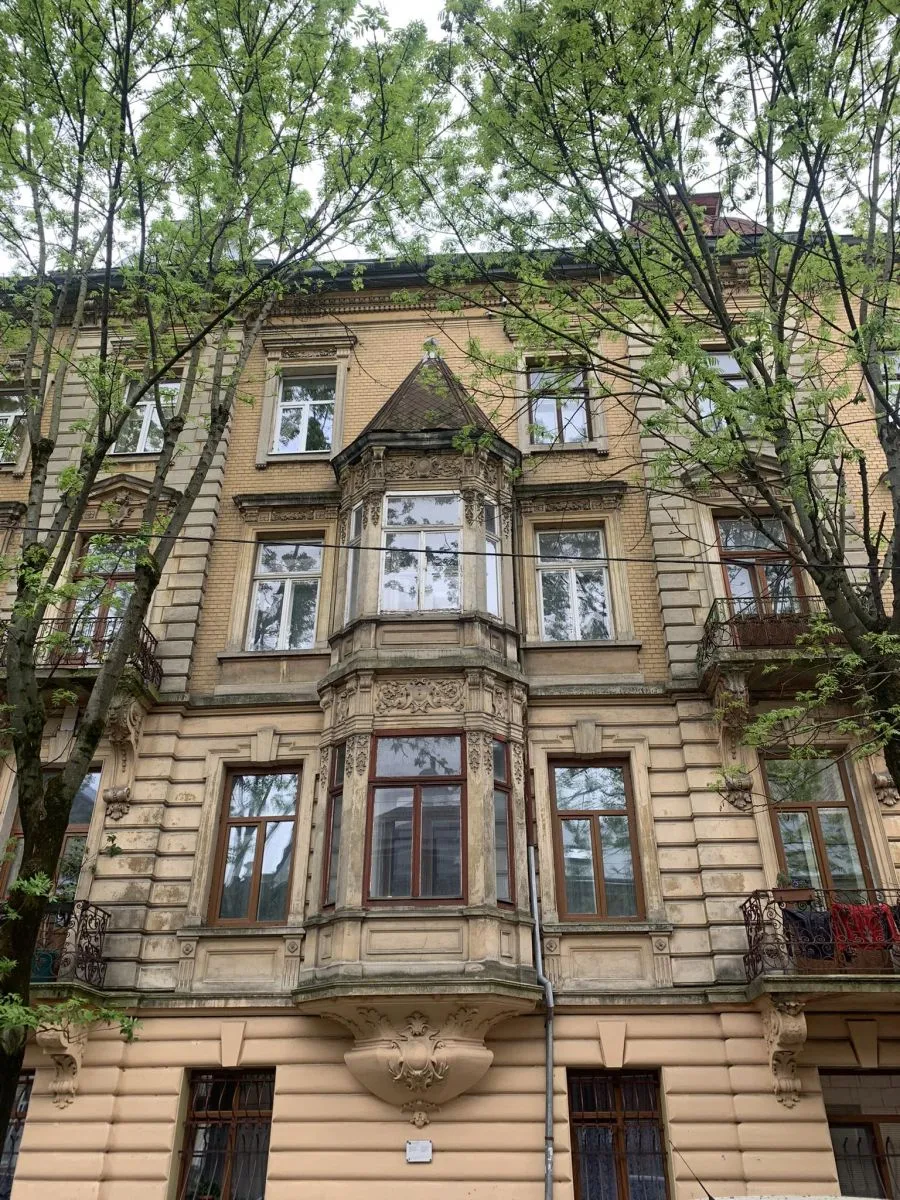 Тут Франки орендували квартиру