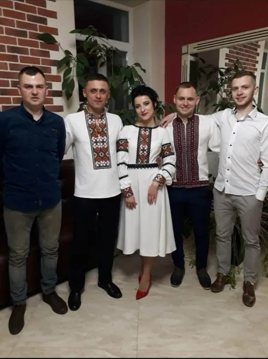 Березень 2019-го. Михайло і його половинка Оля створили нову українську сім’ю… Фото з домашнього альбому Андрія Регуша.